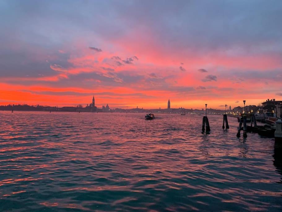 Cozy Close To Biennale Of Apartamento Venecia